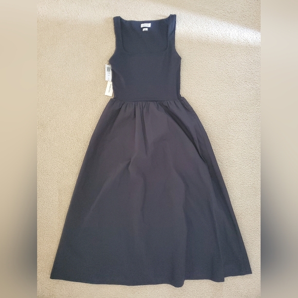 NWT Aritzia Babaton Revive Dress - Picture 4 of 9